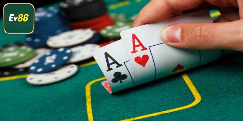 Chi tiết các lượt cược Poker trong một ván bài